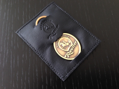 Original Karosserie Reutter Schlüsselanhänger-Messing-patiniert 