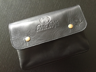 Original Karosserie Reutter Ledertasche -Erste Hilfe Set -schwarz 
